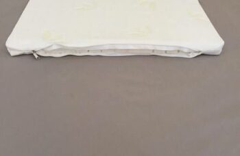 नवजात शिशुओं के लिए गद्दा