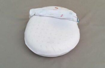 नवजात तकिया